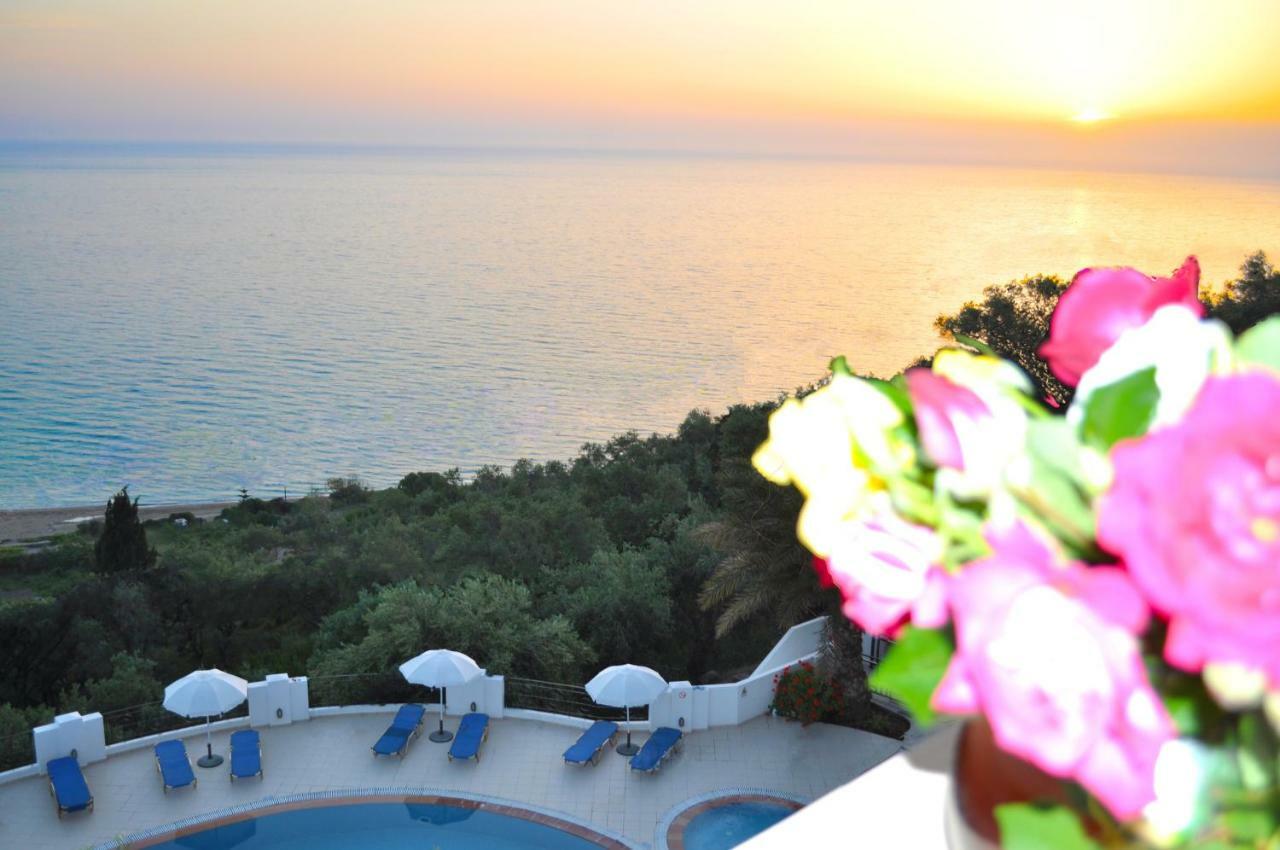 Apartment House With Pool Maria On Agios Gordios *