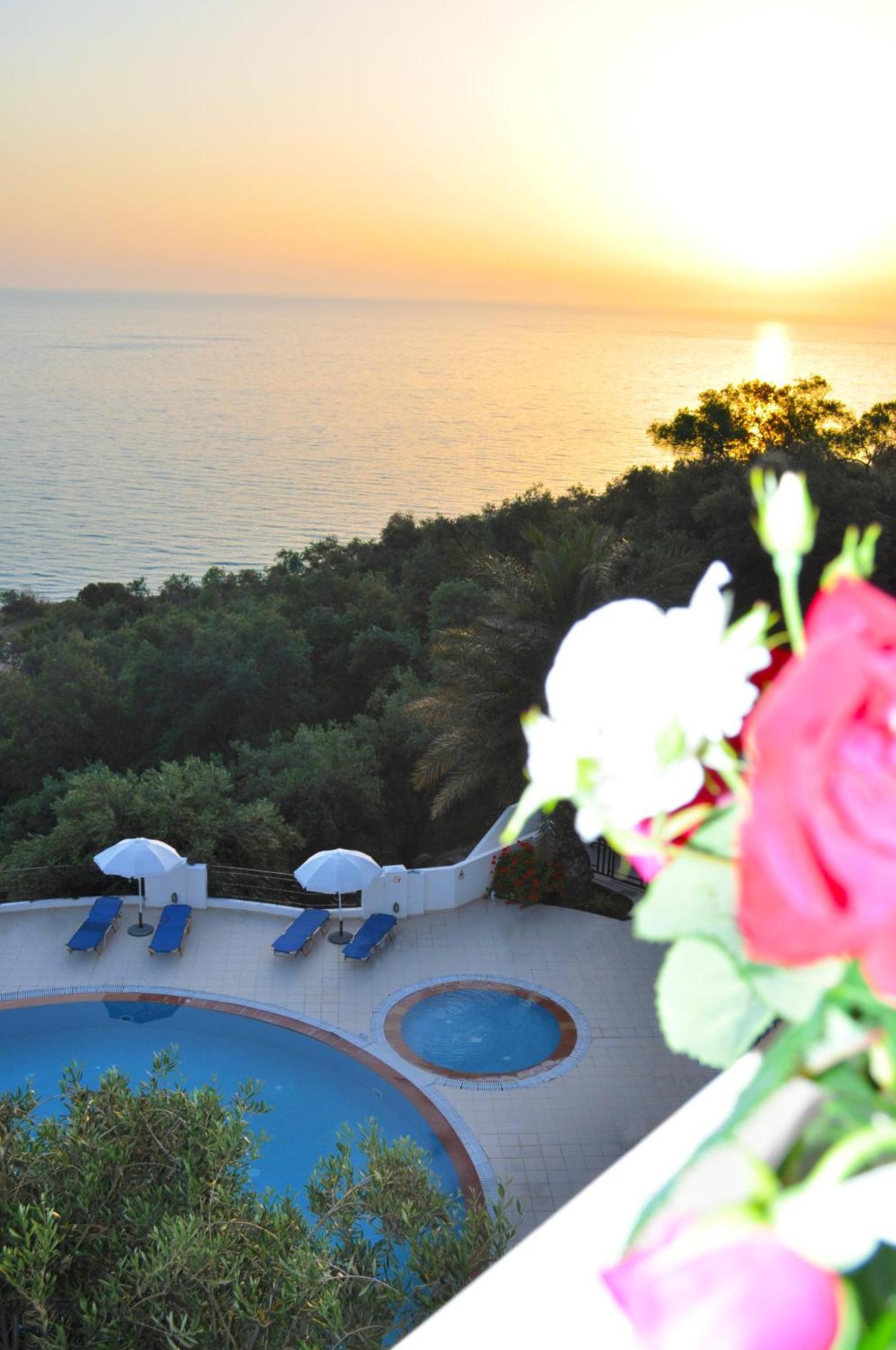 Apartment House With Pool Maria On Agios Gordios