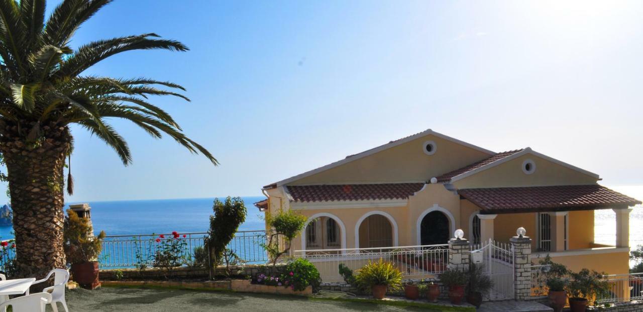 House With Pool Maria On Agios Gordios