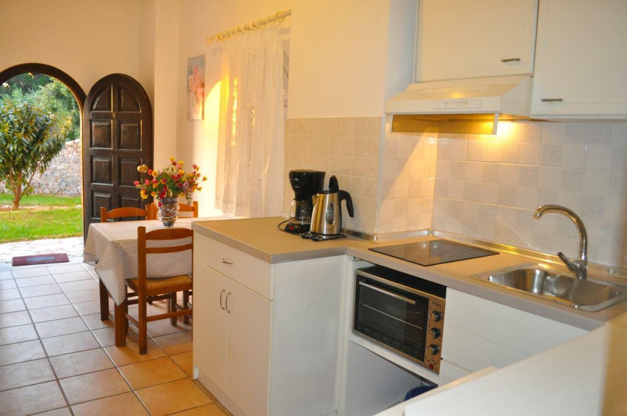 House With Pool Maria On Agios Gordios
